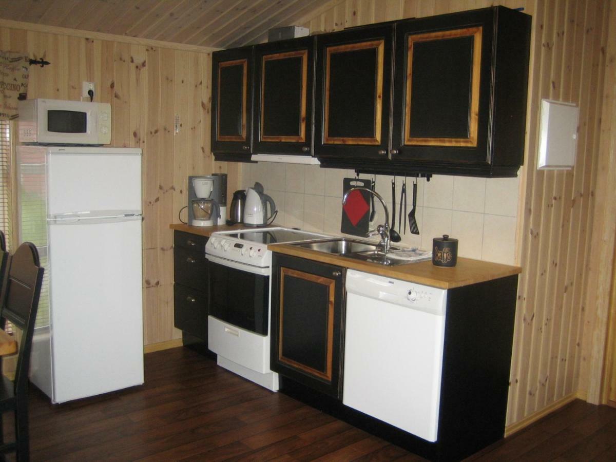 Roste Hyttetun Og Camping Os (Hedmark) Exteriör bild