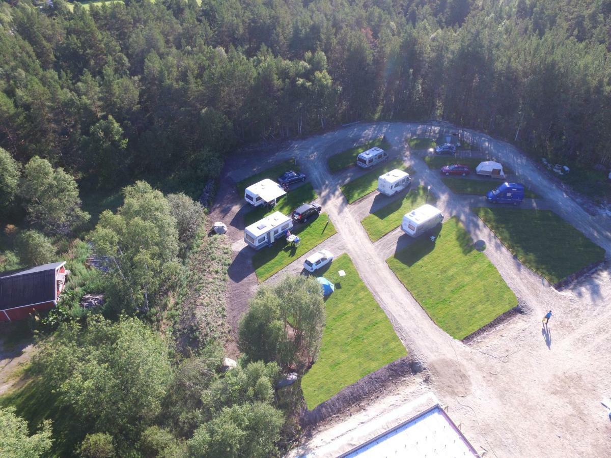 Roste Hyttetun Og Camping Os (Hedmark) Exteriör bild